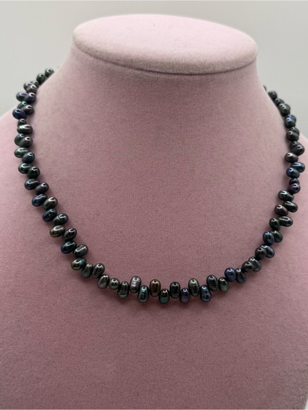 Baroni designs Black Tahitian Pearl Necklace - Elegant Women's Jewelry